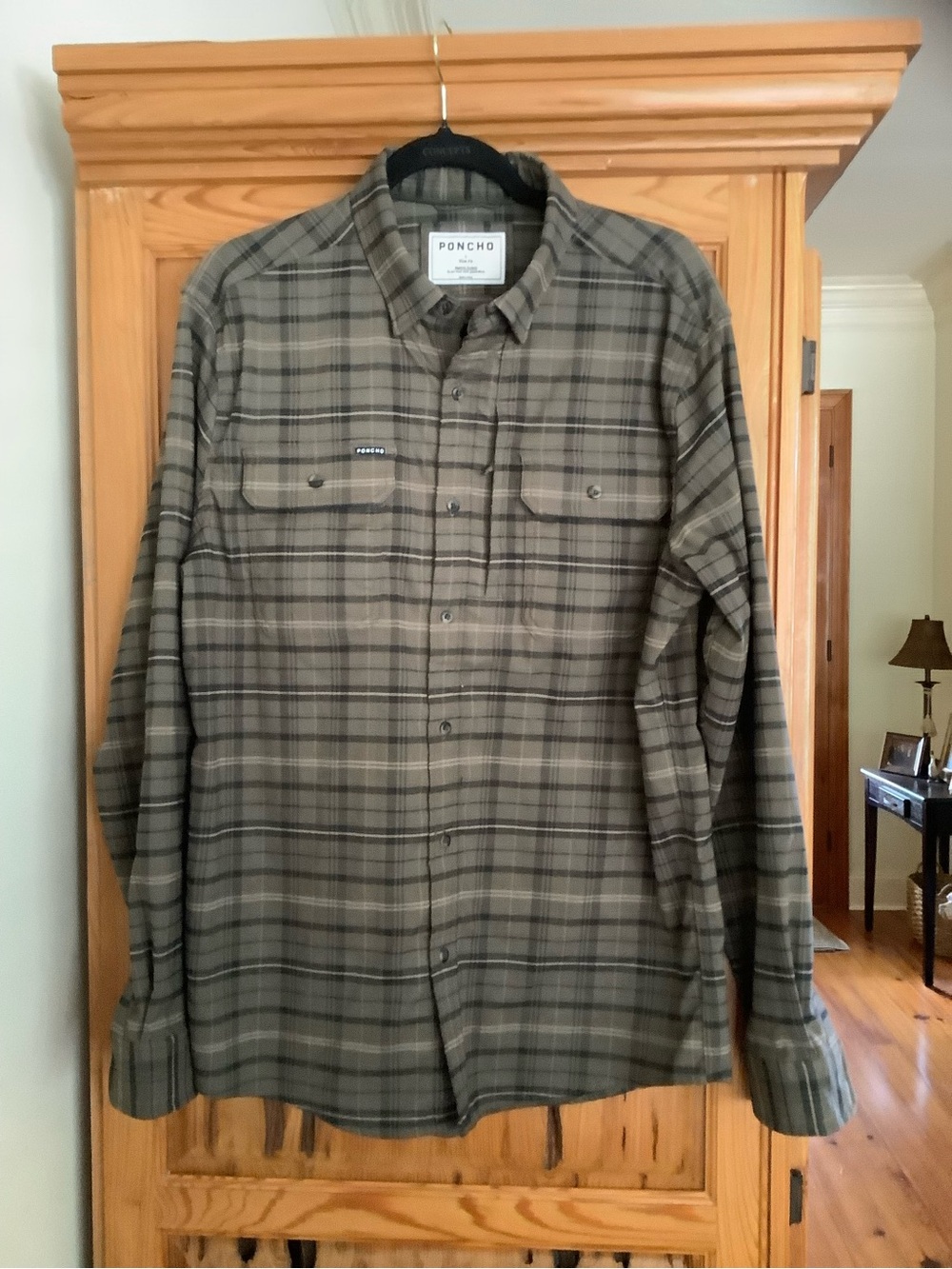 Poncho Men's Plaid Long-Sleeve Button-Down Shirt